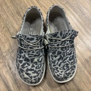 Hey Dude Leopard Print Shoes ~Size 8